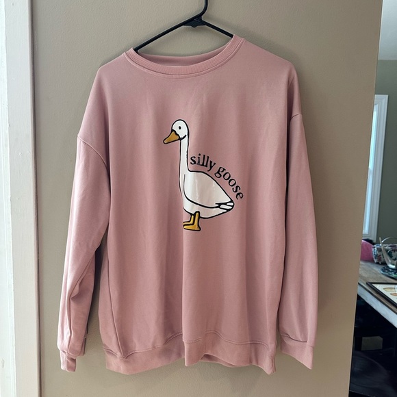 Silly Goose Pink Sweatshirt Size L - Picture 1 of 3